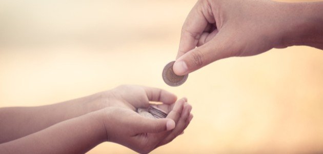 لمن تعطى زكاة المال