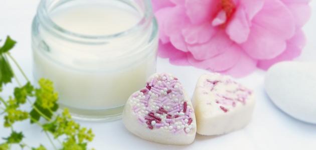 ماسك للتفتيح من آثار الشمس