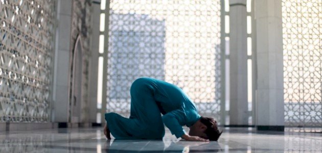 ما الفرق بين السنن الرواتب والنوافل؟