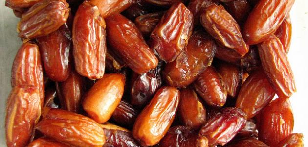 ما مكونات التمر