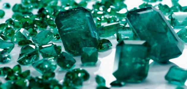 ما هو لون الزمرد