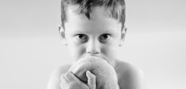 ما هي علامات طفل التوحد ما هي علامات طفل التوحد