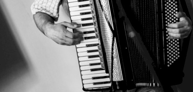 مخترع آلة الاكورديون مخترع آلة الاكورديون