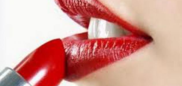 مكونات أحمر الشفاه مكونات أحمر الشفاه