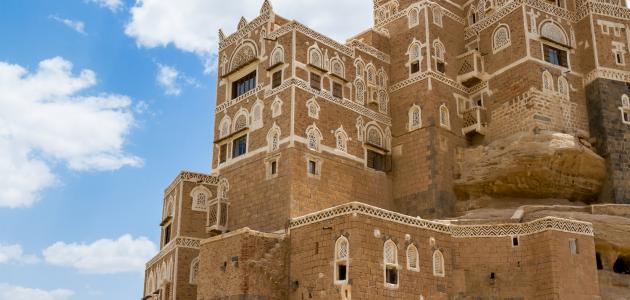 من بنى صنعاء القديمة؟