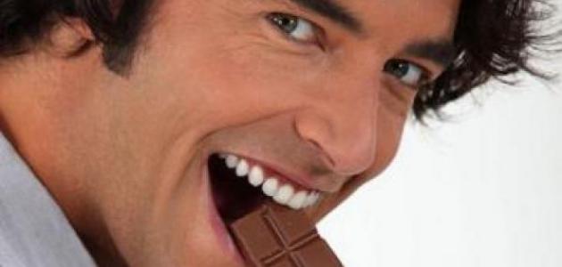 صورة جديد تناول الشوكولاته وصفة للسعادة