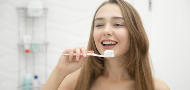 صورة جديد كيف يتم تنظيف الأسنان