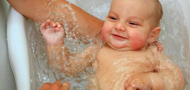 صورة جديد كيفية استحمام الطفل الرضيع