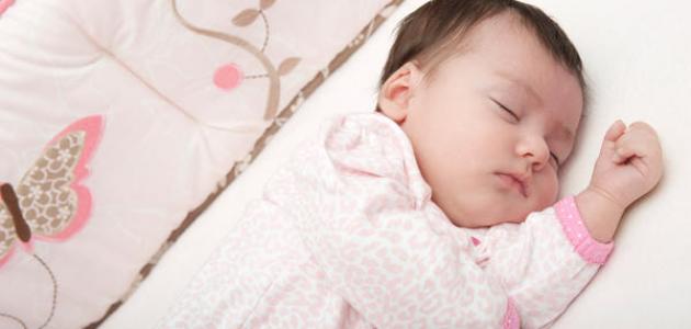 6055cb536bfdc جديد طريقة النوم الصحيحة للطفل حديث الولادة