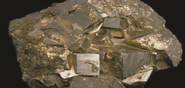صورة جديد لماذا يسمى معدن البيريت بالذهب الزائف