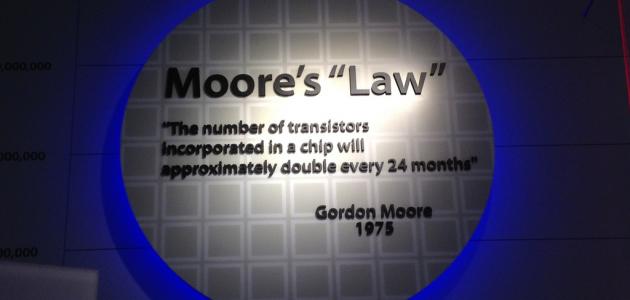 صورة جديد قانون مور