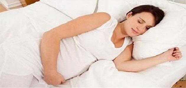 صورة جديد كيف تنام الحامل في الشهر السادس