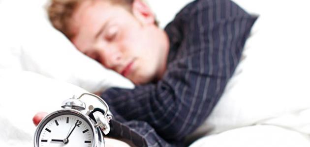 صورة كم عدد ساعات النوم الطبيعية للإنسان البالغ