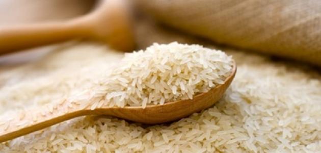 صورة ما هي أضرار أكل الأرز النيء