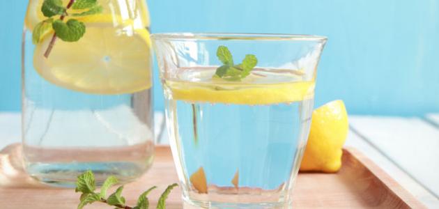 صورة فوائد الماء والليمون للكرش