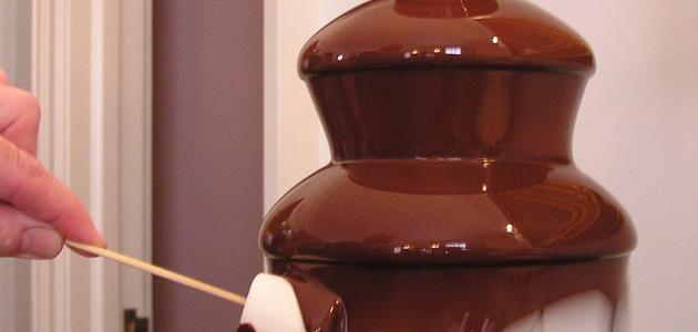 صورة طريقة نافورة الشوكولاتة بالنوتيلا