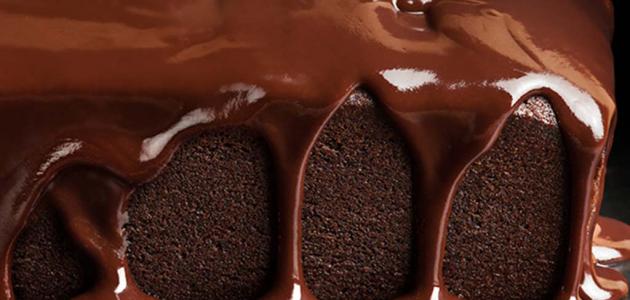 صورة عمل الشوكولاتة لتزيين الكيك