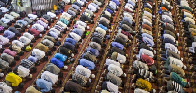 صورة الصلاة في المسجد