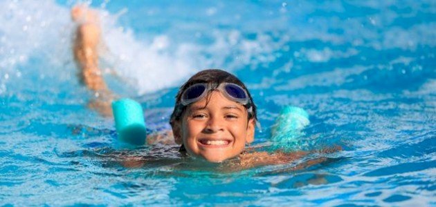 صورة أهم أدوات تدريب السباحة